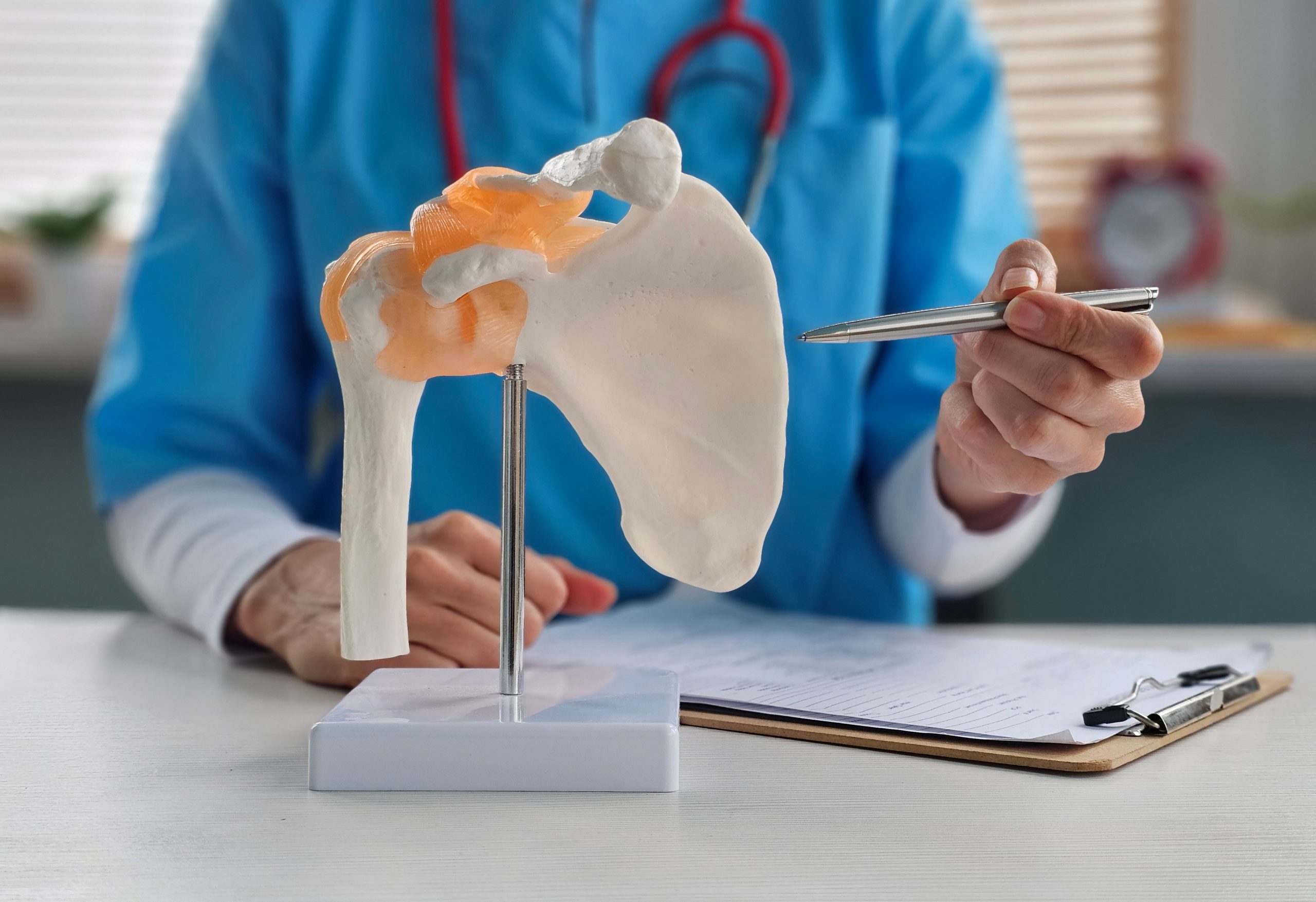Shoulder joint pain, symptoms, diagnostics. Shoulder joint pain